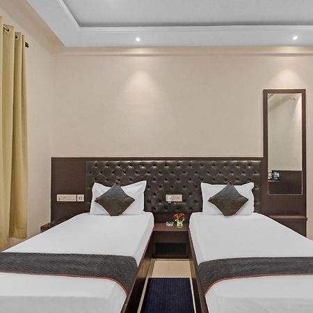 Super Townhouse Centre Point Inn Near Esplanade Metro Station Calcutta Exteriör bild