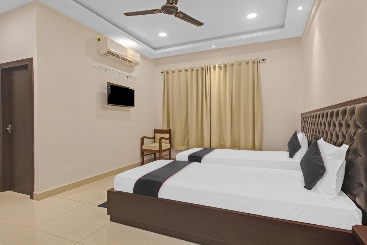 Super Townhouse Centre Point Inn Near Esplanade Metro Station Calcutta Exteriör bild