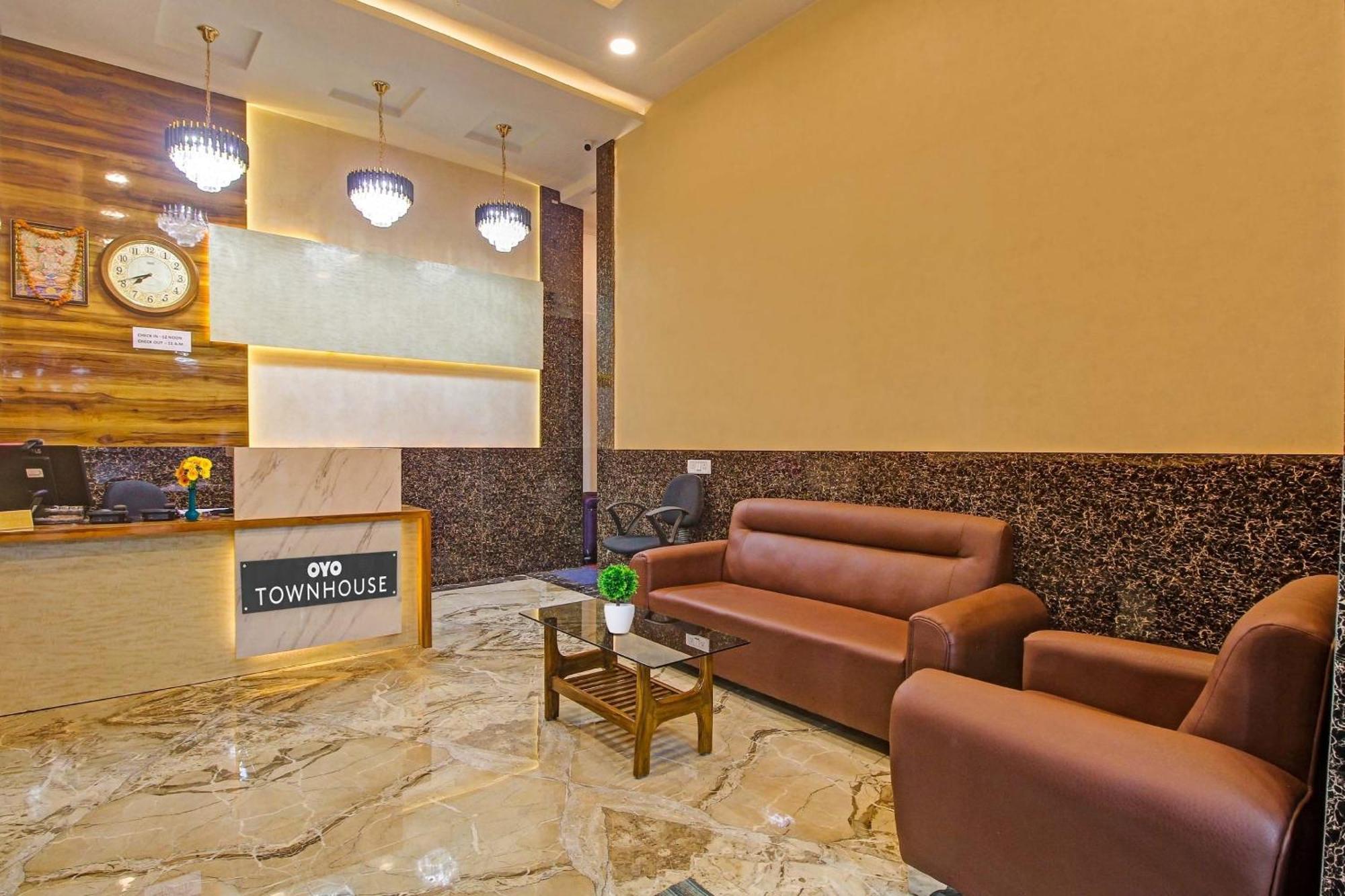 Super Townhouse Centre Point Inn Near Esplanade Metro Station Calcutta Exteriör bild